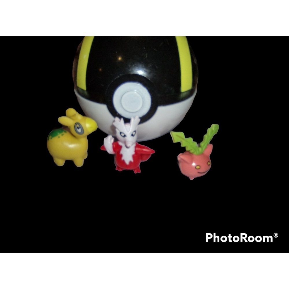 Pokemon Ultra Ball Collectible Toy- 3 Pokemon Figures